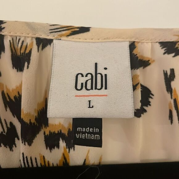 CAbi Round Trip Blouse Safari Print 4335 - Picture 4 of 9